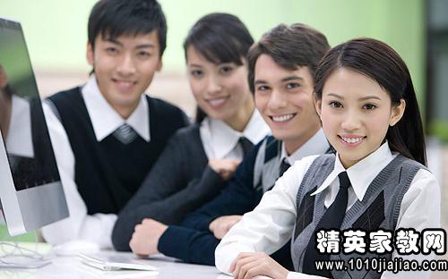 2016毕业大学生的面试自我介绍范文