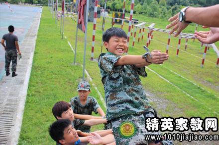 小学生户外拓展游戏