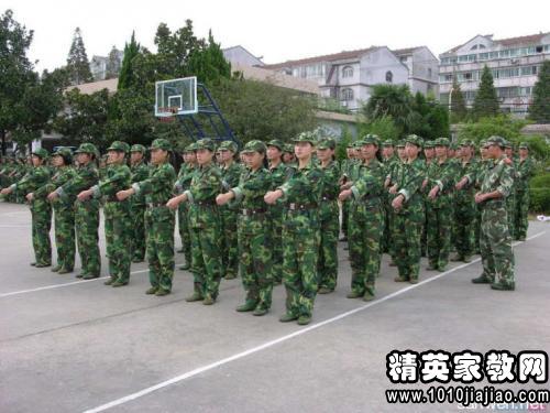 高中军训感悟800字实高中校服省图片