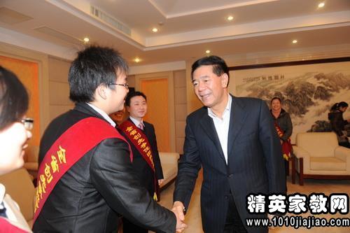 大学生优秀团员个人先进事迹材料范文