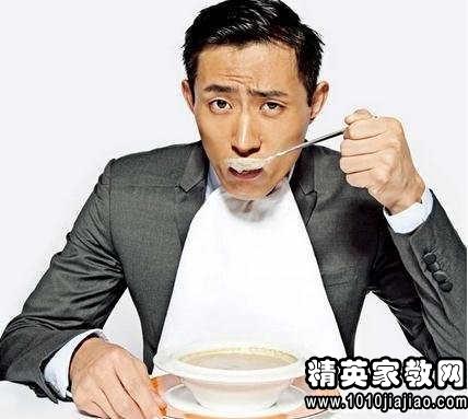 精选中国餐桌礼仪英语小短文