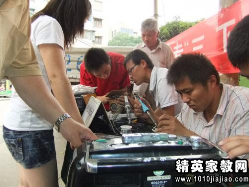 2016大学生寒假慰问困难家庭社会实践活动报