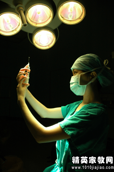 护士面试如何回答:你是如何看待护士这个职业