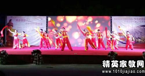 团员五四文艺晚会主持稿