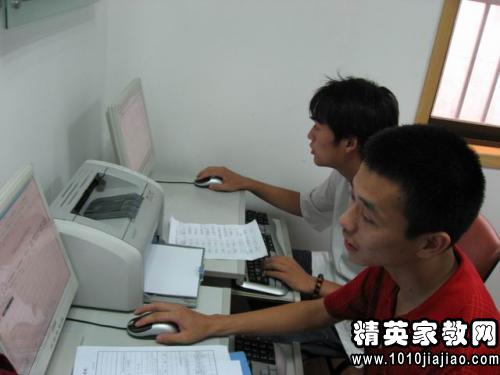 2016大学生暑假社区服务实践报告1000字