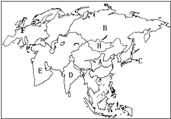 a.图中a国为世界上人口最多的国家,人口分布不均匀 b.