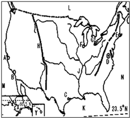 读美国地图完成.(1)美国的地形分三部分.西部为