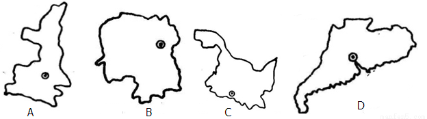 下列四省区轮廓图中纬度最高结冰期最长的是