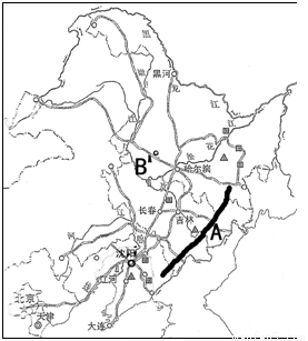 读图我国东北三省简图 .完成各题.(1)图中A处为